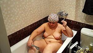 Curious about a plump milf bathing?