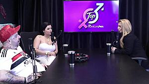 Gostosa cums without being touched in shiatsu and Monica Lima shows tits - Bruna Ferraz