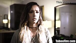 Gadis 18+ Stepniece Bangun di Samping Step Uncle Horny