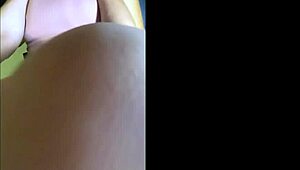 madrastra gets horny as hijastrastro licks her nipples