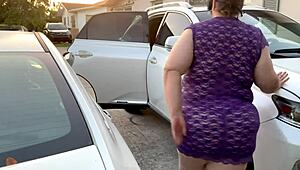 ssbbw milf twerks booty for black cock blowjob in car