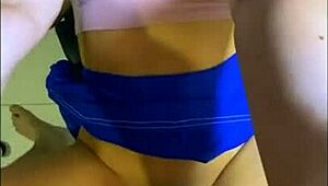 madrastra gets horny as hijastrastro licks her nipples