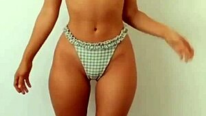 the hot gymshark girl continues her workout in part 2