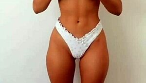 the hot gymshark girl continues her workout in part 2