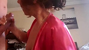 Jebeš, jutarnji pušac i drkanje dok ne eksplodiram spermom!