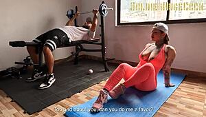 The new gym girl sees my erection and eagerly sucks me off for relief