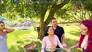 Megtudja, hogy a pasim megcsal a legjobb barátnőmmel, de megbocsátok egy vad hármasért