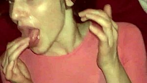 กลืนน้ำเงี่ยนและโดนสอดแบบหนัก