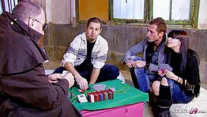 Micuta adolescentă 18+ Aris Dark a pierdut pariul, a fost futută dur! 😈