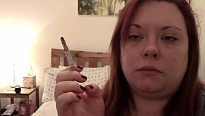 Bbw Tina Snua Uyandıktan Sonra Sert Öksürüyor - Fetiş Sigara Sahnesi!