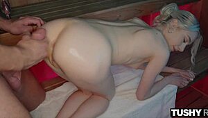 wow, tiny scarlett's tight ass gets filled up! 😍