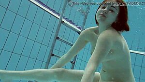 Ich bin besessen von Lada Poleshuk unter Wasser