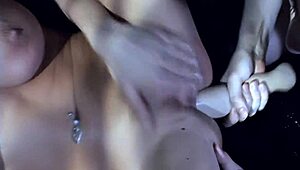 Tiffany Raynes紧屁眼渴望硬鸡巴动作