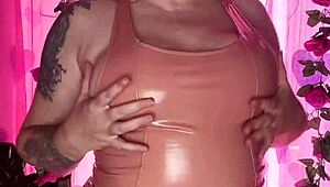 Hey, wanna see me tease in tight latex?