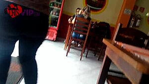 Cristina Almeida, are you flashing in that tiny dress at the restaurant? Your husband’s filming everything, isn’t he? What a bold cuckold scene!