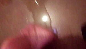 Bolehkah dia tangani blowjob liur bersepah pancut ke mana-mana?