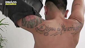 Dotado Fode Novinho Bareback In Exchange For Event Ticket Deal?