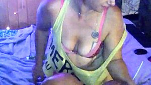 Milf painting session turns into intense fucking! 😈