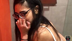 Wow, Eva Yi Rides Rome Major’s HUGE Cock in Bathroom!