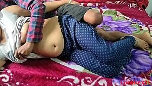 Village girl handles a big cock in the room, damn! 😍