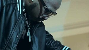 Giovana Bombom takes a spanking and a choking while she gives a blowjob