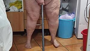 coolmarina, i spilled so much on kitchen floor, got so hot i screwed the mop handle