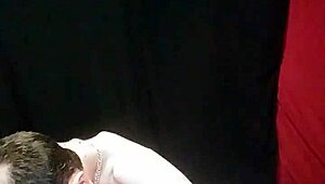 Viviandimondbbw enjoys a behind session.