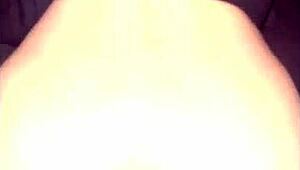 Thai girl can't take it, cums in her pussy