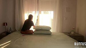 morena safada invades relative's room to smoke and hangs out until late - ana rothbard - complete on red.