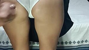 hijastra colegiala de 18 entrega su culo, man. gotta buy her new clothes for new year!