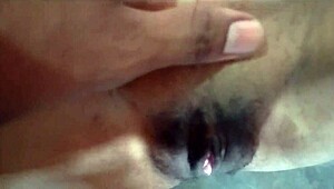 i shave my desi pussy while dirty talkin in hindi, completly hairless now 😍