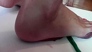 Czech girl crushes cock with her skills