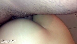 생리 중인 아내한테 항문 박아줌