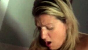 Καυτή σύζυγος καβαλάει καυλί μέχρι αμοιβαίο σπέρμα!