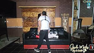 Mi novia y yo hicimos trio con una buena verga, pero fue un error tan excitante!!