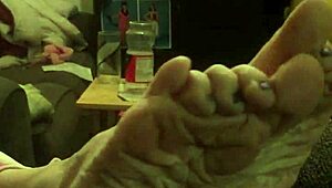 Adoring The Sensual Female Feet And Soles In Webcam Fetish.