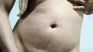 i'm crossdressin' and masturbatin' as a transsexual, feelin' so good