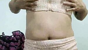 i'm crossdressin' and masturbatin' as a transsexual, feelin' so good