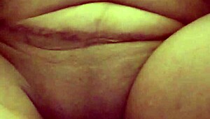 Rea Masks Up For Dildo Pussy Play And Sucking?