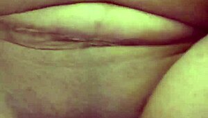 Rea Masks Up For Dildo Pussy Play And Sucking?