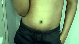 Muscular artist gives a young amateur a massage and handjob