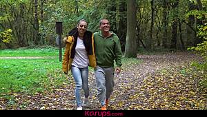 Висока мацка 18+ Лола Харт поема голям кур дълбоко без гума