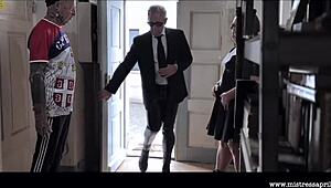 Maitresse dominatrice April prête à caner en train jour 3, ose te soumettre à sa règle kinky ?