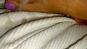 creamy petite feet covered in cum, toes wiggling 😍