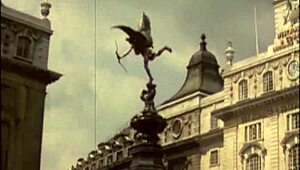 Unbelievable! Vintage Bisexual Threesome with Black and White Pussy Action