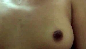 Spanish Mami Squirts From Pussy