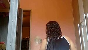 Teen Brazilian amateurs dance funk in a lively Portuguese video