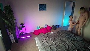 Pasangan Bogel Main Batang Dan Tetek Semulajadi Untuk Suka-Suka