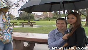 È un marito così bravo, mi guarda cavalcare un altro uomo con forza