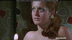 Kathrin Heberle brilla como azafata sexy en la película Die Stewardessen de 1971